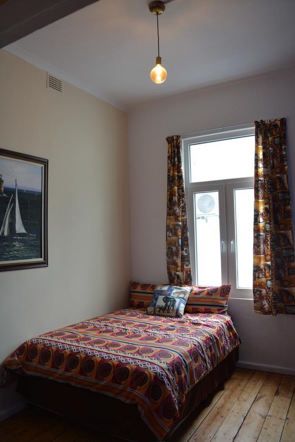 Urban Hive Backpackers Hostel Cape Town Exterior photo